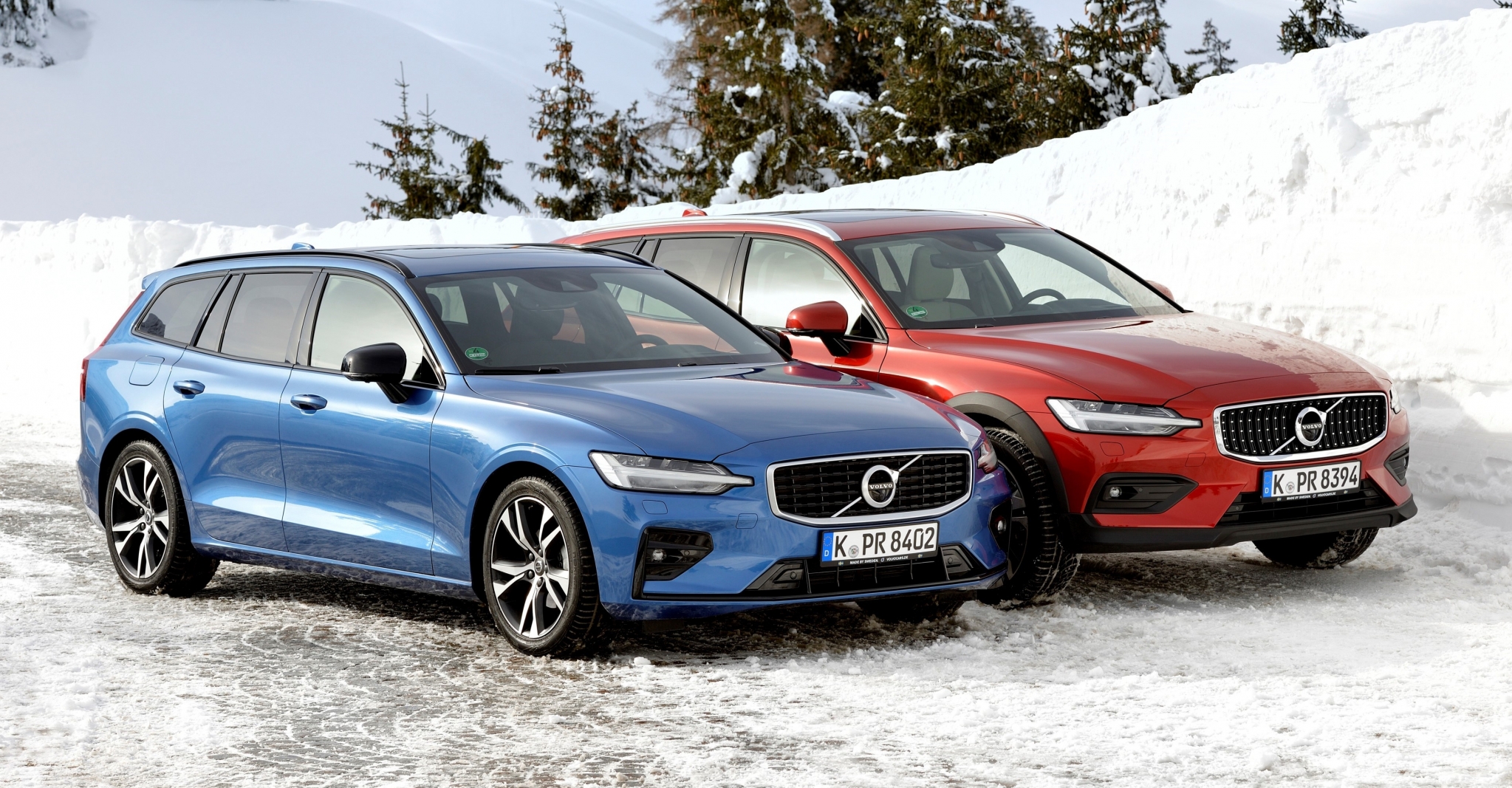 Volvo_V60_R_Design_und_Volvo_V60_Cross_Country_Auto_Amthauer_in_Hanau_I_processed_2048.jpg