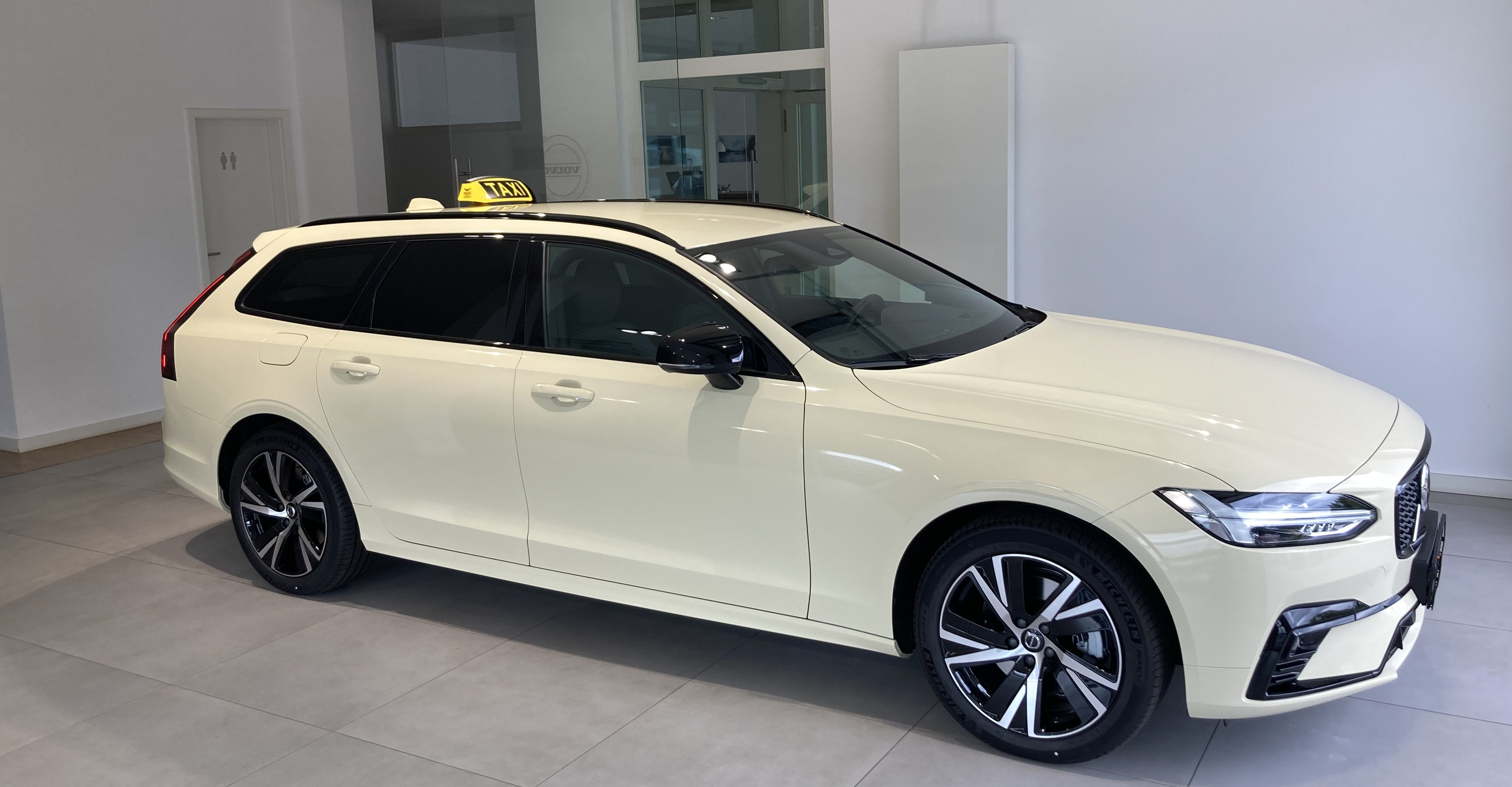 Volvo V90, Konfigurator und Preisliste