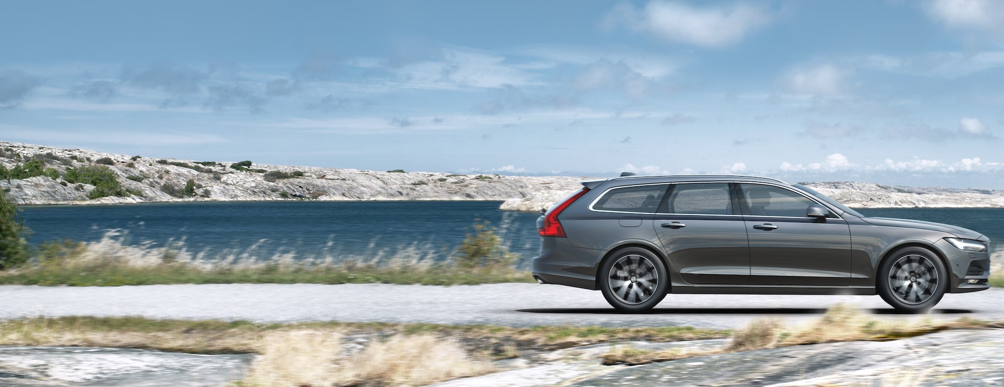 Volvo V60 Seitenschuss während der Fahrt