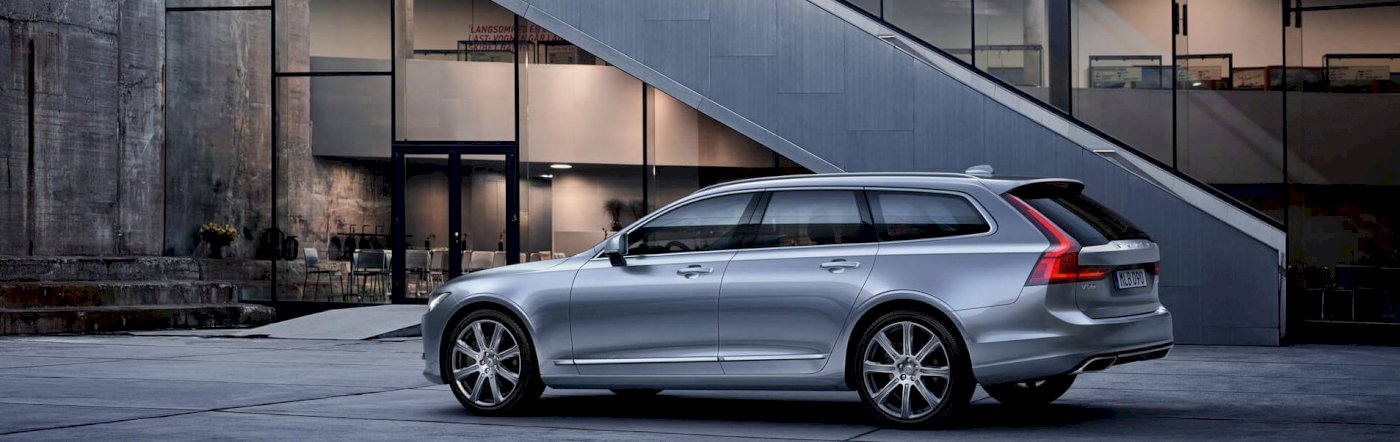 Volvo_V90_Inscription_Bright_Silver_modernes_Haus_P2015_1075_processed.jpg